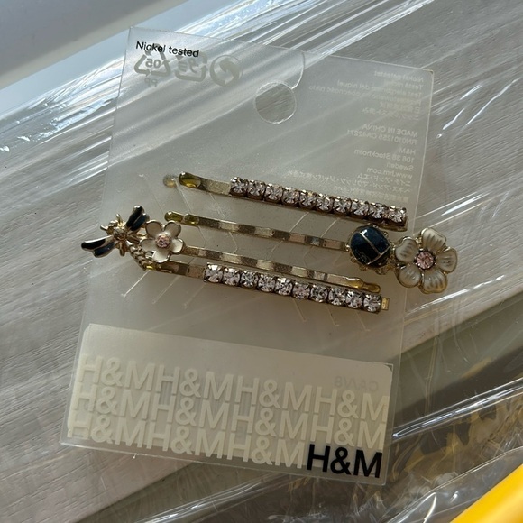 πFREEπ w 3+ item bundle - Picture 2 of 2